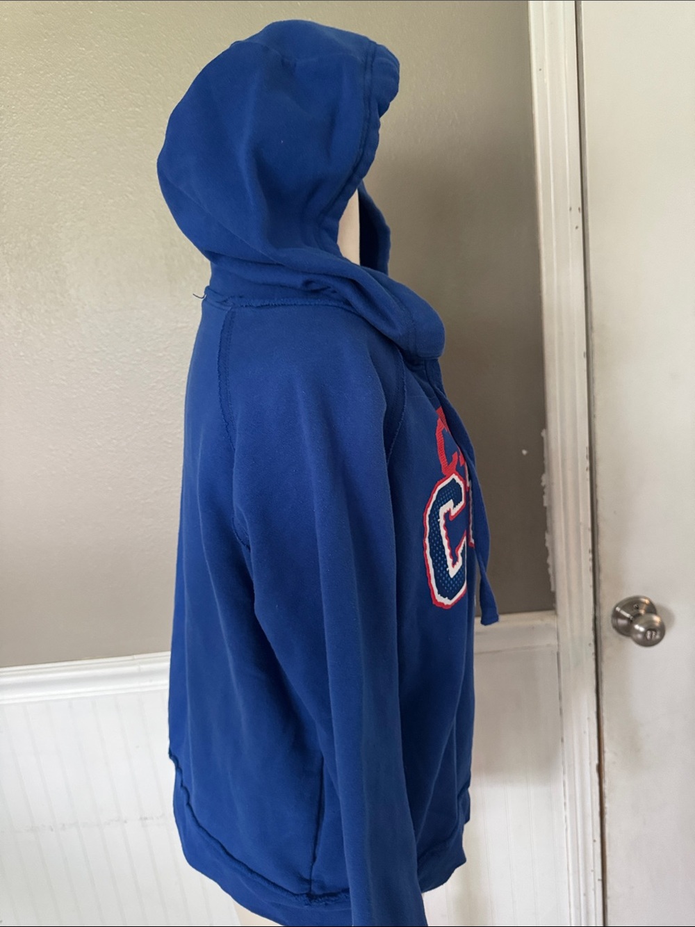 5th & Ocean Blue Chicago Cubs Pullover Hoodie MLB Comfy sweatshirt medium - Picture 5 of 6